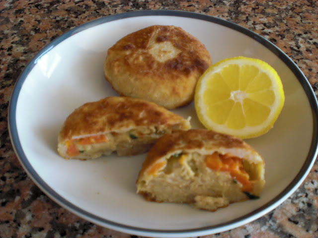 Pastelitos de papas (patatas) rellenado con pollo